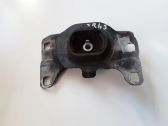 Engine mount bracket