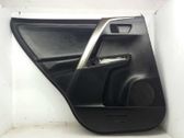 Moldura del tarjetero de la puerta trasera