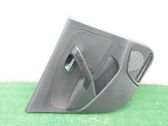 Moldura del tarjetero de la puerta trasera