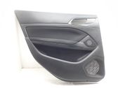 Moldura del tarjetero de la puerta trasera