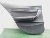 Moldura del tarjetero de la puerta trasera
