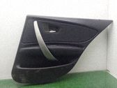 Moldura del tarjetero de la puerta trasera