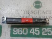 Botón interruptor de luz de peligro