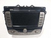 Radio / CD-Player / DVD-Player / Navigation