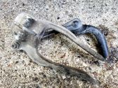 Engine mounting bracket