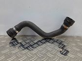 Tuyau de liquide de refroidissement moteur