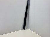 Kojelaudan hansikaslokeron lista