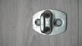 Priekšpusē slēdzenes cilpa