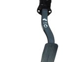Accelerator throttle pedal