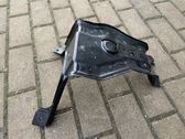 Spare wheel mounting bracket