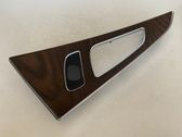 Moldura del tarjetero del panel de la puerta trasera