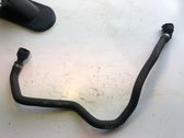 Tuyau de liquide de refroidissement moteur