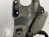 Engine mounting bracket