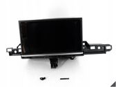 Radio / CD-Player / DVD-Player / Navigation