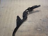 Front bumper mounting bracket