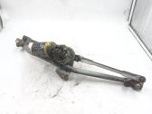 Tringlerie et moteur d'essuie-glace avant