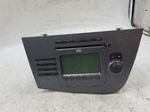 Radio/CD/DVD/GPS head unit
