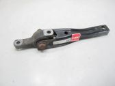 Engine mounting bracket