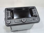 Radio / CD-Player / DVD-Player / Navigation