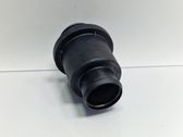 Intercooler pipe mounting bracket