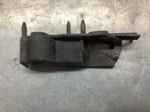 Front bumper mounting bracket