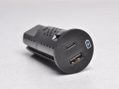 USB-pistokeliitin