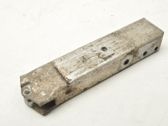 Engine mounting bracket