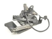 Engine bonnet/hood lock/catch
