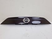 Trunk door license plate light bar