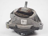 Engine mount vacuum valve