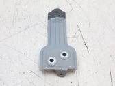 Fender mounting bracket