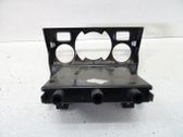 Moldura de la unidad delantera de radio/GPS
