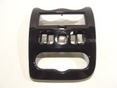 Moldura de la unidad delantera de radio/GPS