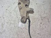 Engine mounting bracket