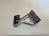 Fender mounting bracket