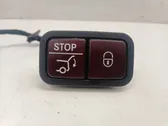 Przełącznik / Przycisk otwierania klapy tylnej / bagażnika