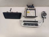 Radio/CD/DVD/GPS head unit