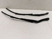 Windshield/front glass wiper blade