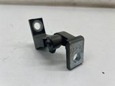 Bisagra inferior puerta delantera