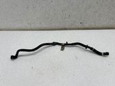 Tuyau de liquide de refroidissement moteur