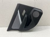 Moldura del tarjetero de la puerta trasera