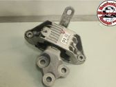 Engine mounting bracket