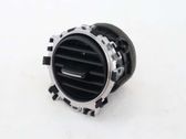 Grille d'aération centrale