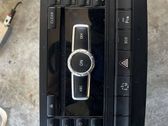Radio / CD-Player / DVD-Player / Navigation