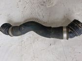 Tuyau de liquide de refroidissement moteur