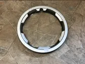 R12 wheel hub/cap/trim