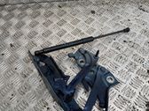 Engine bonnet/hood hinges