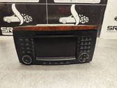 Radio / CD-Player / DVD-Player / Navigation