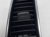 Grille d'aération centrale