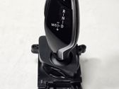 Gear selector/shifter in gearbox